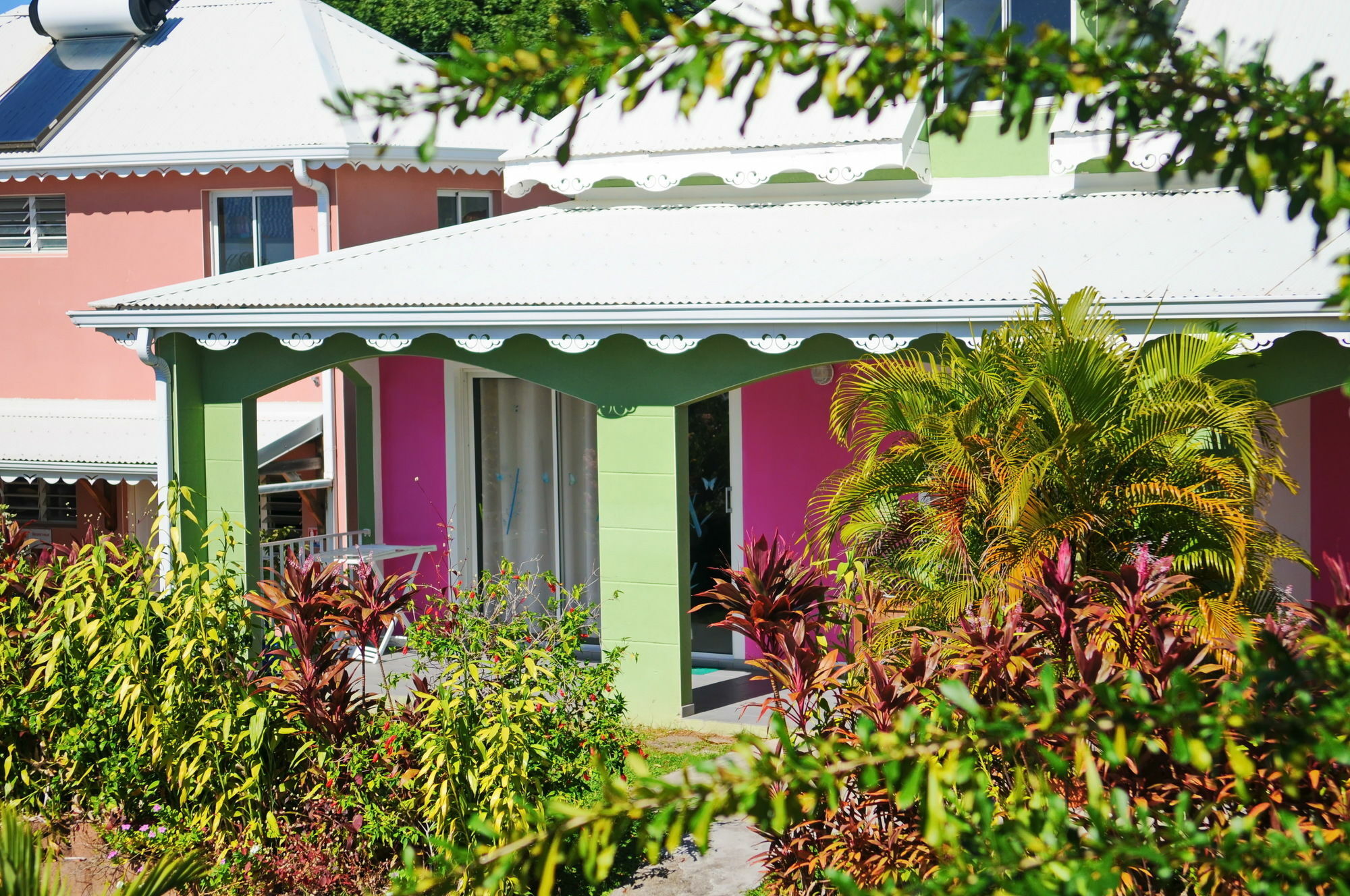 Hotel Village Pomme Cannelle 3 Etoiles Le Precheur Exterior foto
